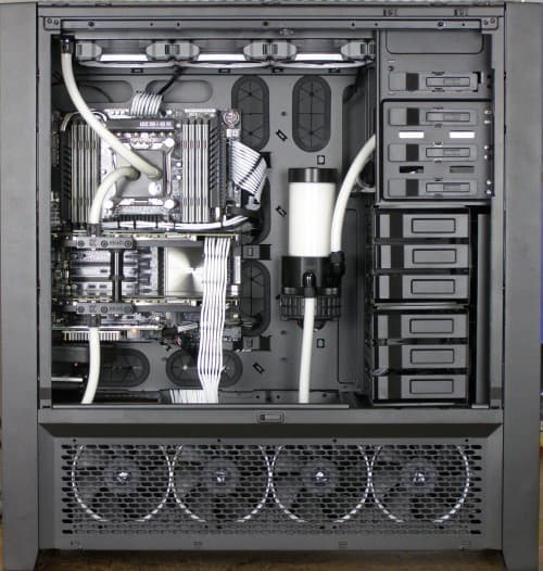 Počítač na profesionální střih videa s 18TB SSD